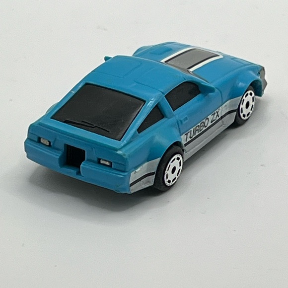MATCHBOX Nissan 300ZX Burnin' Key Car - Picture 2 of 4
